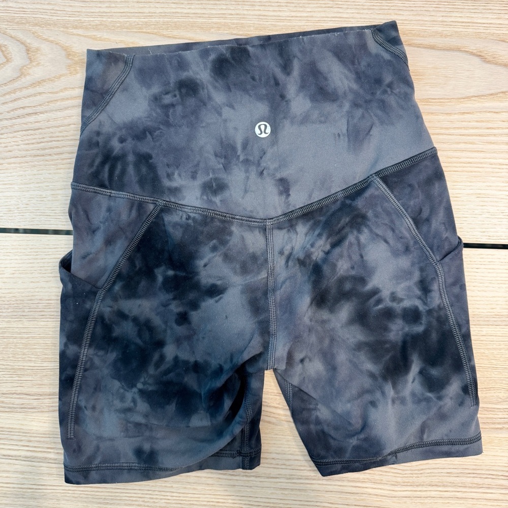 Lululemon High Rise 6” Pocketed Align Short - Black Tie Dye